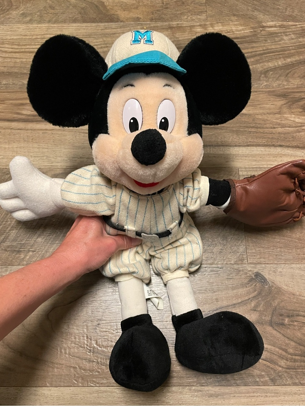 VINTAGE Walt Disney World Mickey Mouse Baseball Plush Toy 16" Catcher Mitt & Hat
